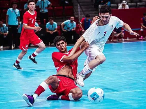 حضور بازیکنان غیر ایرانی در مسابقات فوتبال و فوتسال قم ممنوع شد