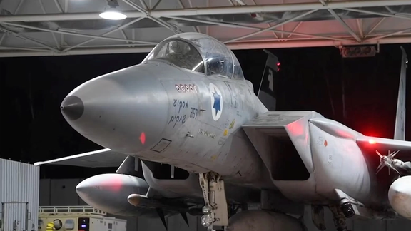 روزنامه اسرائیل هیوم: اسرائیل در آستانه تصمیم برای حمله به تاسیسات اتمی ایران است