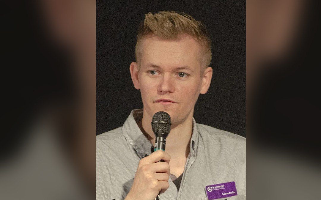 روزنامه‌نگار سوئدی به اتهام تروریسم در ترکیه بازداشت شد