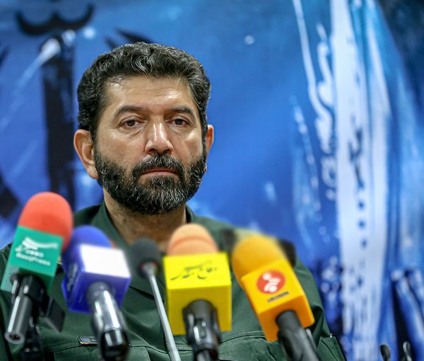 عسكري إيراني يصف العقوبات ضد "الثوري" بأنها ضد الشعب.. وممثل خامنئي يهاجم طالبي استمرارها