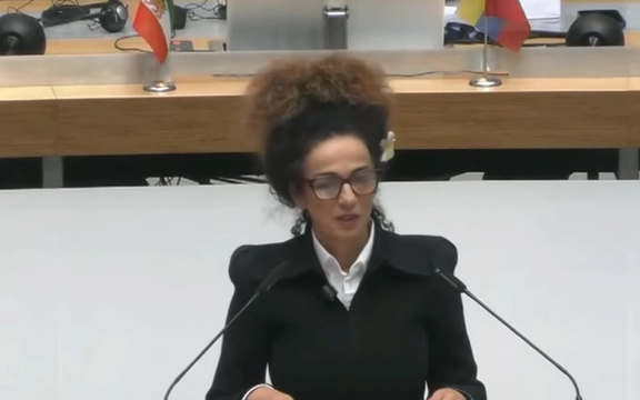 مسیح علینژاد: برای ریختن دیوار دیکتاتوری خامنهای باید از تجربه دیگر کشورها استفاده کرد