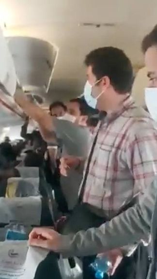 قشمایر: از زنی که از هواپیمای ما فیلم گرفته، شکایت میکنیم