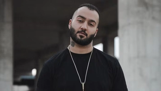 توماج صالحی، صدای گلوهای خفه شده