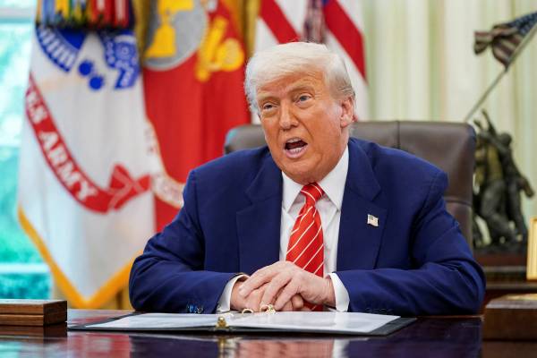 ترامپ: از عملیات نظامی کردها در ایران حمایت میکنم