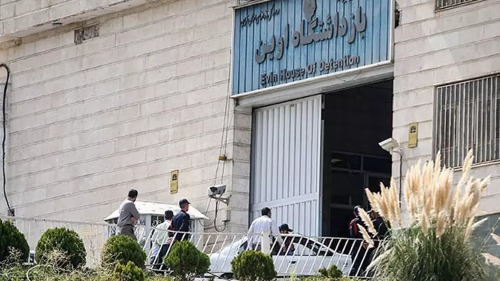 العفو الدولية: لا ينبغي لقوات أمن سجن إيفين استخدام الأسلحة ضد السجناء المذعورين