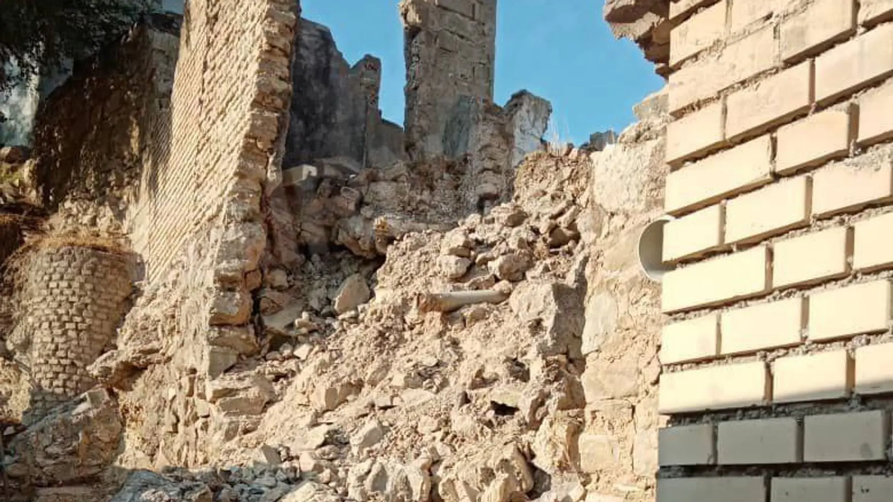 Strong earthquakes shake southern Iran causing injuries and damage