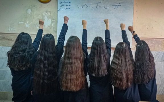 کانون نویسندگان:ضرب و جرح و قتل کودکان و زندانیان سیاهترین برگ کارنامه جمهوری اسلامی است