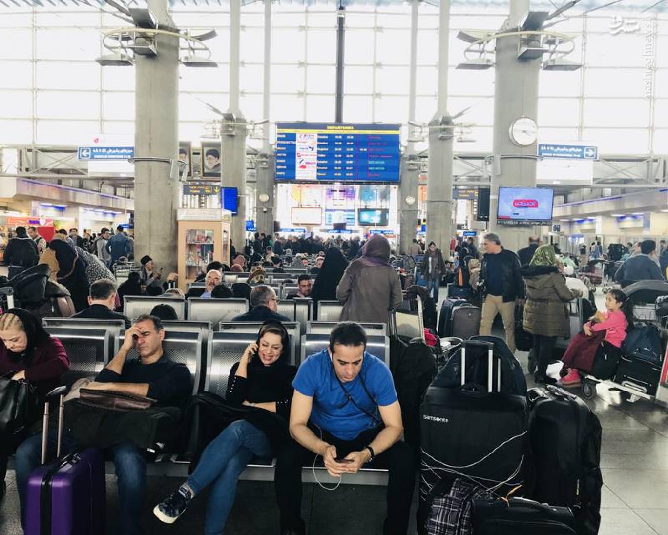 الحكومة الإيرانية تخفض المبلغ المطلوب لحصول الأجانب على الإقامة إلى 100 ألف دولار