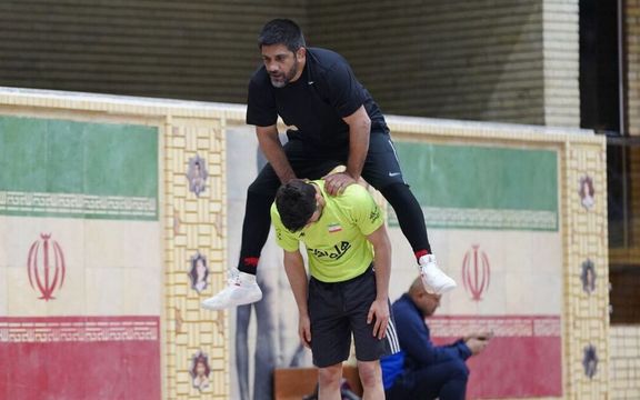 اتفاقات عجیب در اردوی تیمملی کشتی؛ برق نیست، لوله هم ترکید، آب قطع شد!