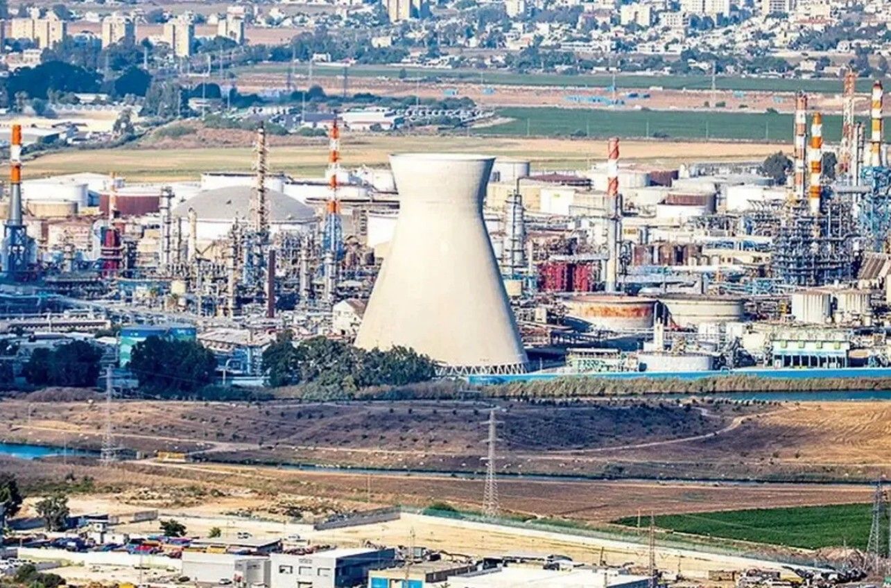 الداخلية الإسرائيلية: اندلاع حريق في مصفاة حيفا للنفط بعد استهدافها بصاروخ