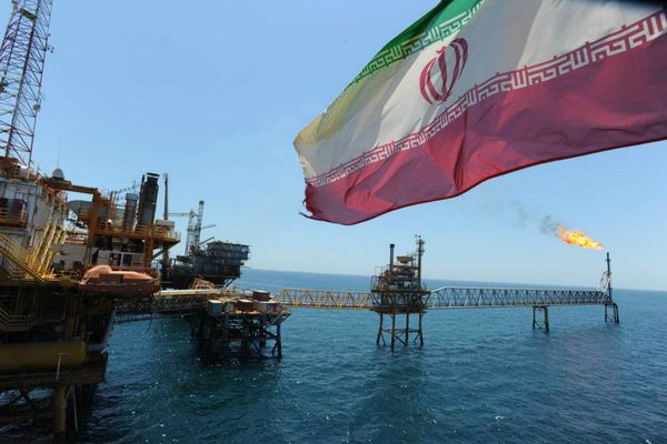تحریمهای نفتی ایران در ازای بازگشایی هرمز و بازگشت بازرسان آژانس بهطور موقت لغو شد