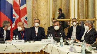 Conservative Daily in Iran Urges Government To Clinch A Nuclear Deal