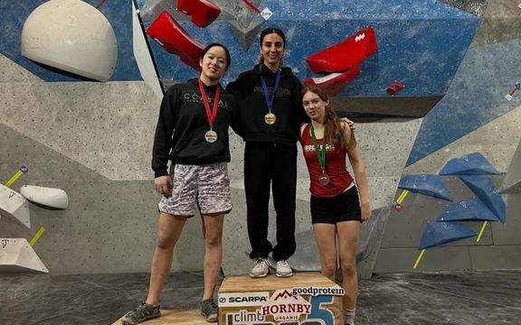 الناز رکابی قهرمان مسابقات بولدرینگ ونکوور کانادا شد