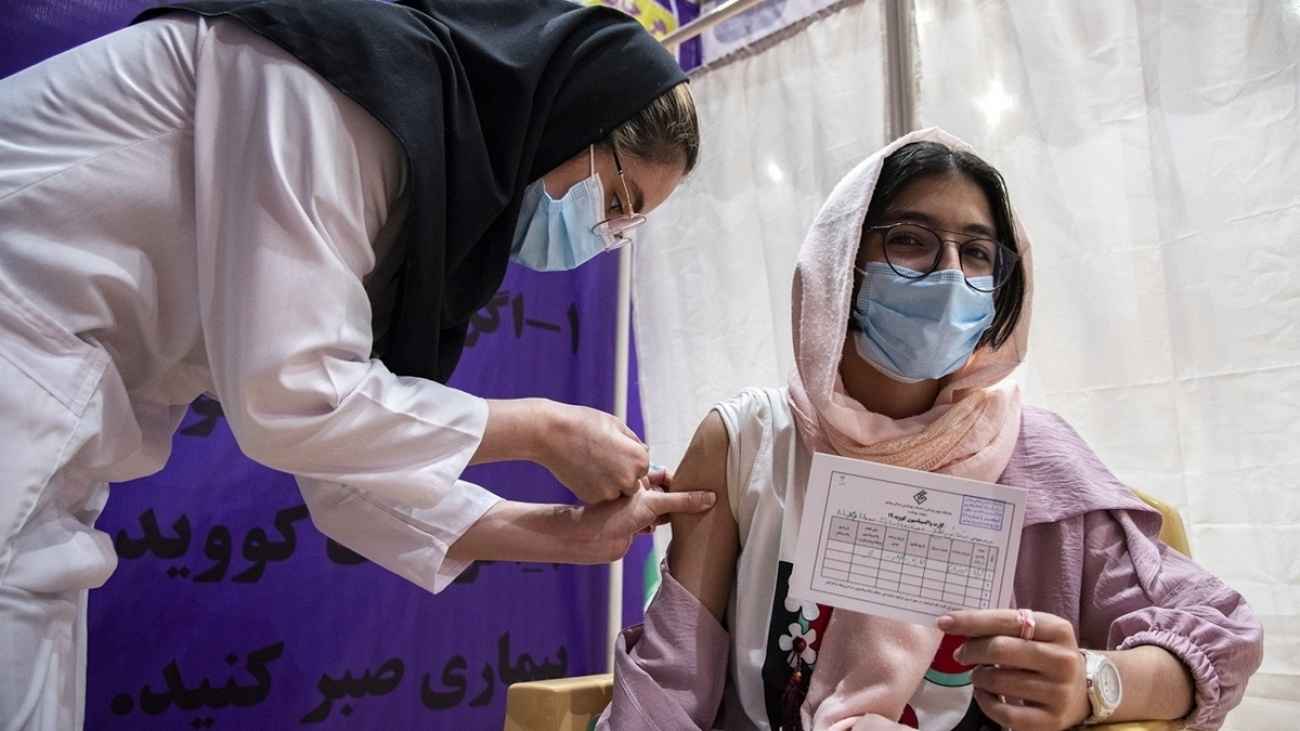 دبیر کمیته علمی کرونا: جشن واکسیناسیون به این معنا نیست که ایمنی جمعی به وجود آورده‌ایم