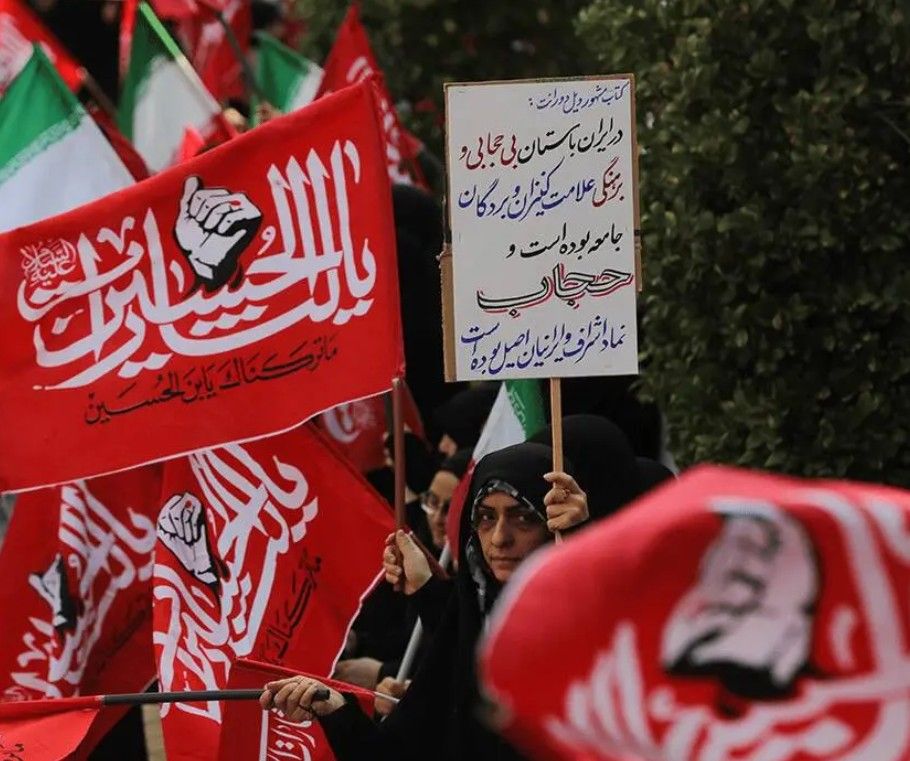 روزنامه کیهان: میلیون‌ها خانواده نگران رها شدن بی‌حجابی هستند