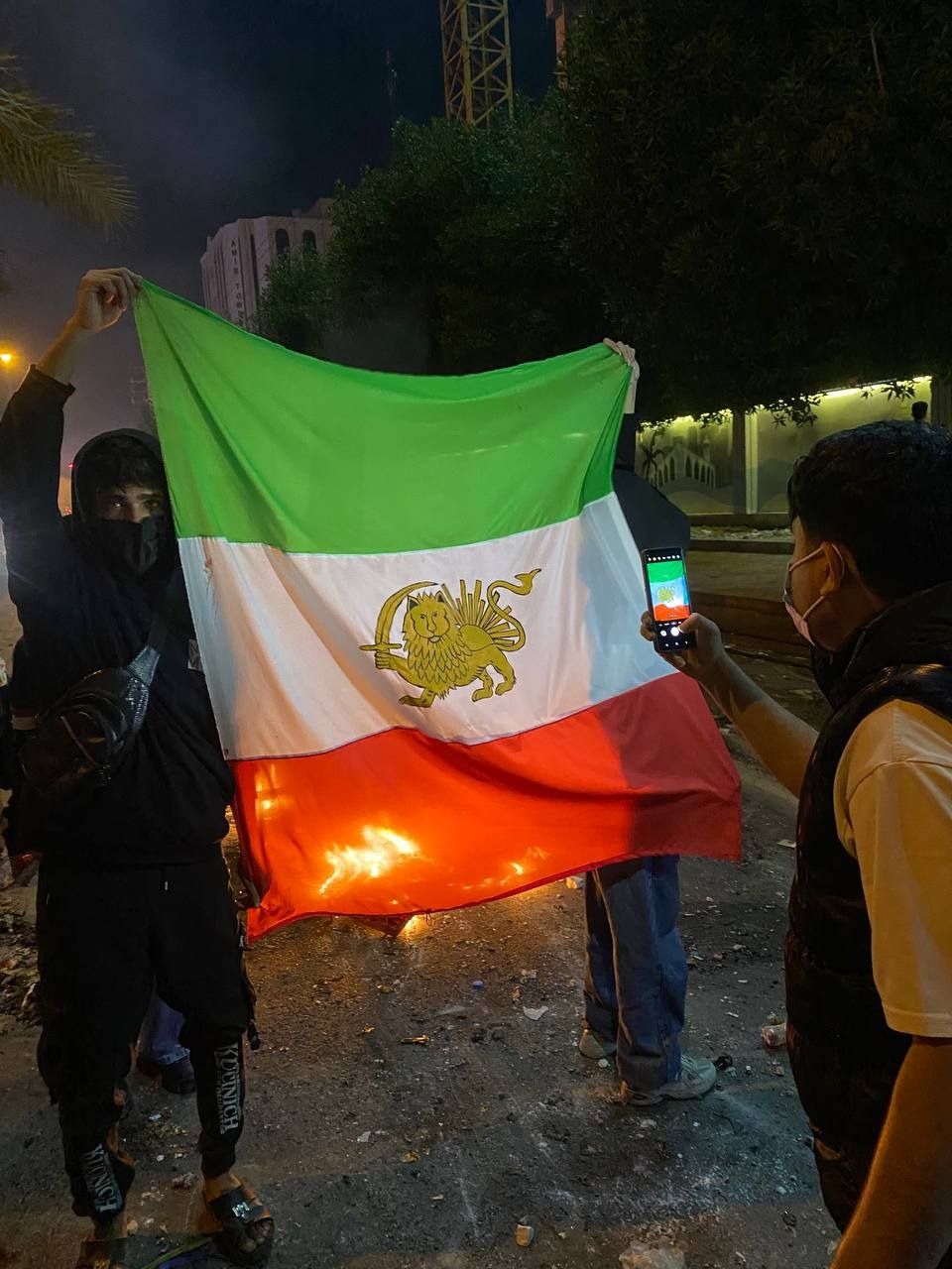 کشتار سازمان‌یافته در نجف‌آباد؛ نیروهای سرکوب از کلانتری و مسجد به مردم شلیک کردند