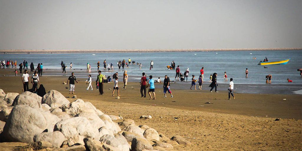 همسر نیلوفر حامدی: گشت ارشاد در بندرعباس، زنان دونده را ساعت ۵:۳۰ صبح بازداشت کرد