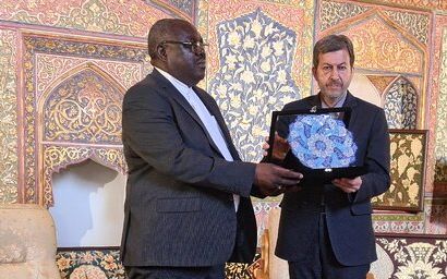 سفیر زیمبابوه: میخواهم اصفهان را به عقد خواهرخواندگی یک شهرمان در بیاورم