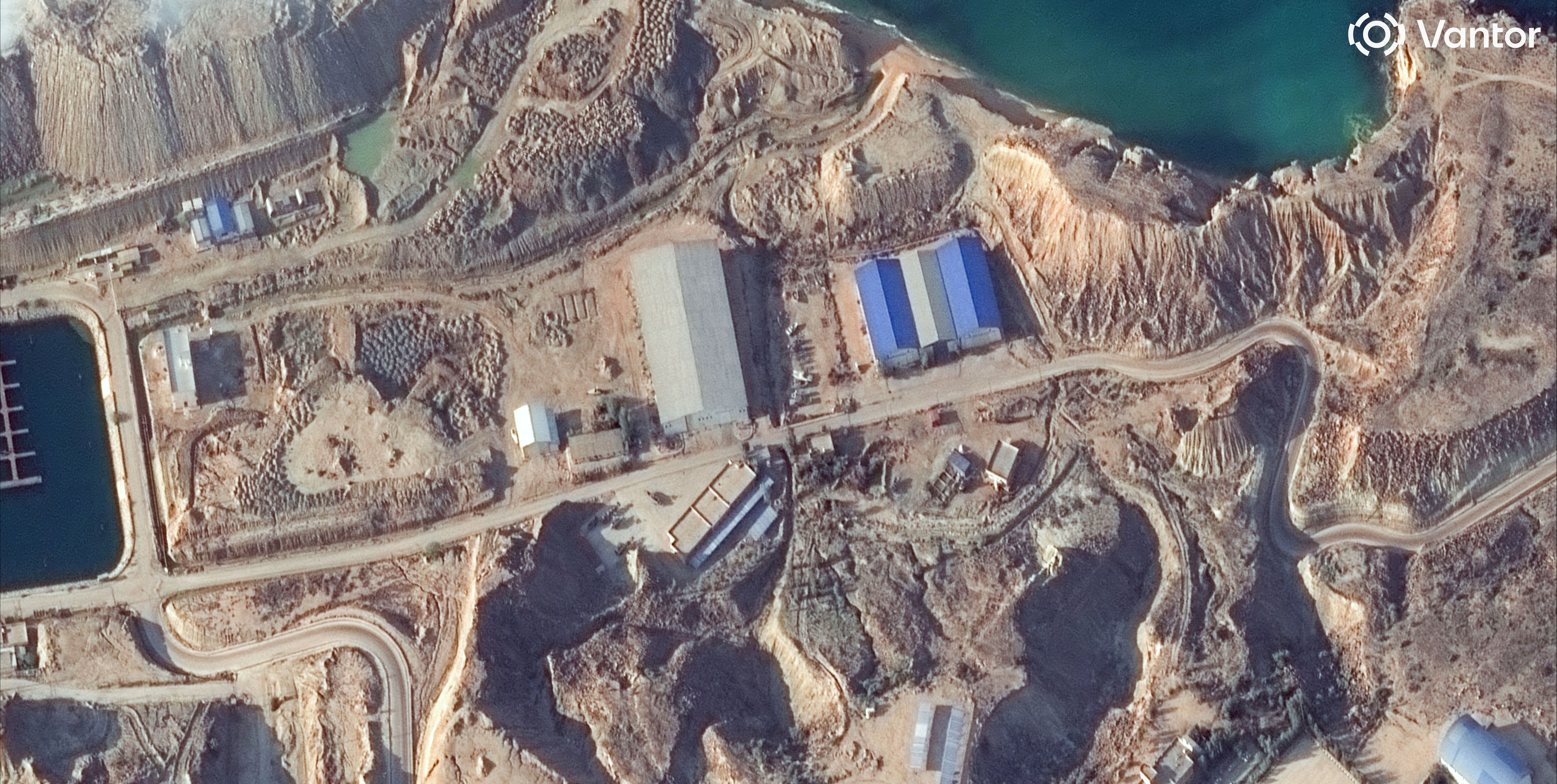 بندر بارکو پیش از حمله، ۳۰ دی