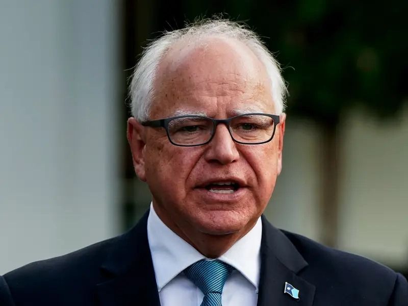 تیم والز، فرماندار مینه‌سوتا، معاون کامالا هریس در انتخابات ریاست‌جمهوری آمریکا شد