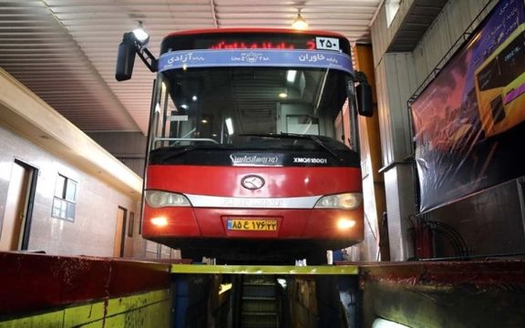 تجارتنیوز: اتوبوسخوابی رواج پیدا کرده؛ ۲۵ هزار تومان هزینه یک شب بیآرتیخوابی در تهران