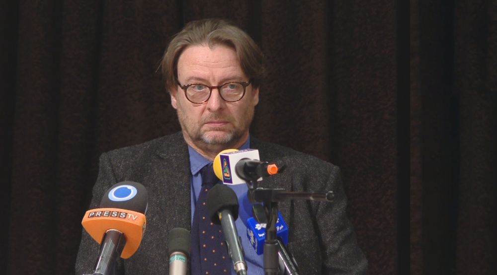 مجری پیشین پرس‌تی‌وی پس از بازگشت از تشییع جنازه نصرالله، در لندن بازداشت شد