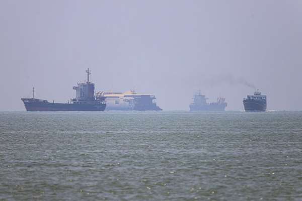 Iran presses wider Hormuz demands as US says deal may be close