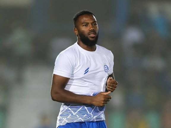 به دلیل دوری راه برای بازگشت؛ استقلال بدون داکنز نازون برابر مس رفسنجان