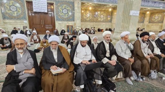 صد استاد حوزه علمیه قم: وضع از کشف حجاب فراتر رفته و موضوع نیمهبرهنگی در میان است