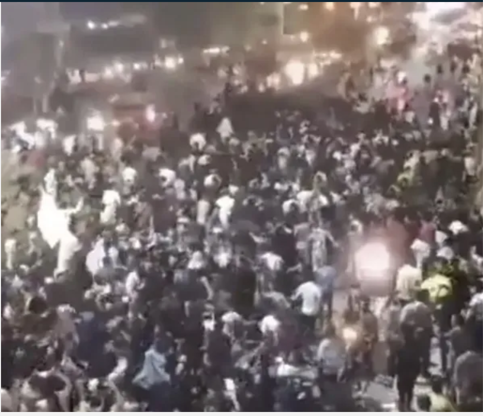 مناورات للباسيج في الأهواز وأصفهان ردًّا على الاحتجاجات المناهضة للنظام الإيراني