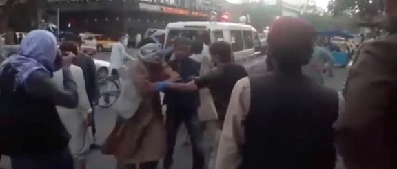 وقوع دو انفجار بیرون فرودگاه کابل؛ دهها نفر کشته و زخمی شدند