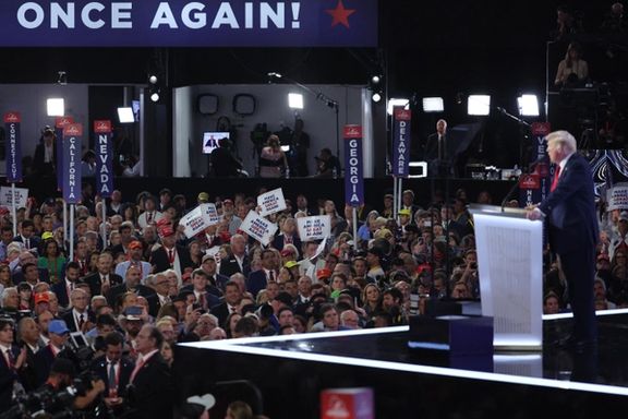 ترامپ: به چین گفتم اگر از ایران خرید کنید، اجازه کسبوکار به شما نخواهیم داد