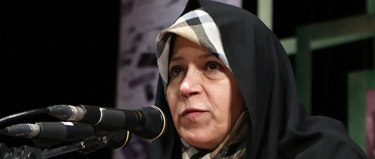 فائزة هاشمي مهاجمة الرئيس الإيراني وحكومته: "غير مؤهلين" لإدارة البلاد