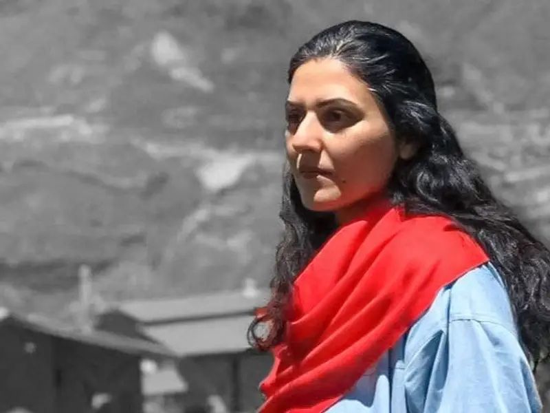 ناشطة إيرانية سجينة تنتقد دعوات الإصلاحيين للمشاركة في الانتخابات وتصف موقفهم بـ "الخيانة"