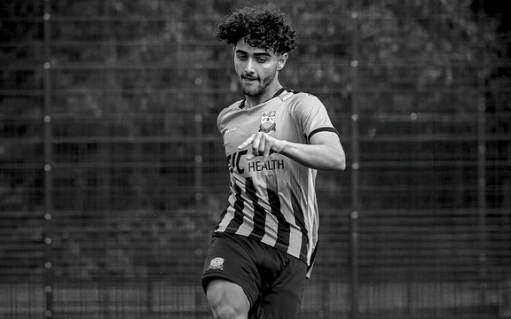 آرش جوانمردی، بازیکن ۱۸ ساله ایرانی تیم بارنت انگلستان بر اثر تصادف رانندگی درگذشت