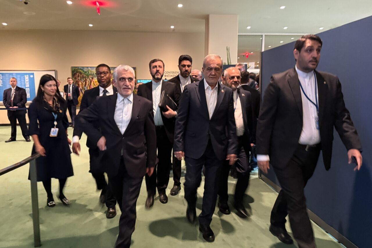 مقام دفتر پزشکیان: مقام‌های ما حاضر نیستند حتی یک سنت در ‎نیویورک خرج کنند