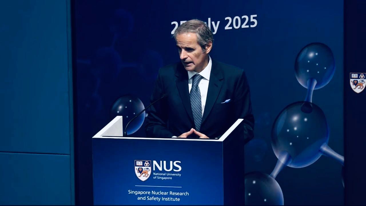IAEA Director General Rafael Grossi delivers a lecture on “Energy and Development: Working Towards the Safe, Secure and Peaceful Uses of Nuclear Science and Technology in Southeast Asia” in Singapore on 25 July 2025.