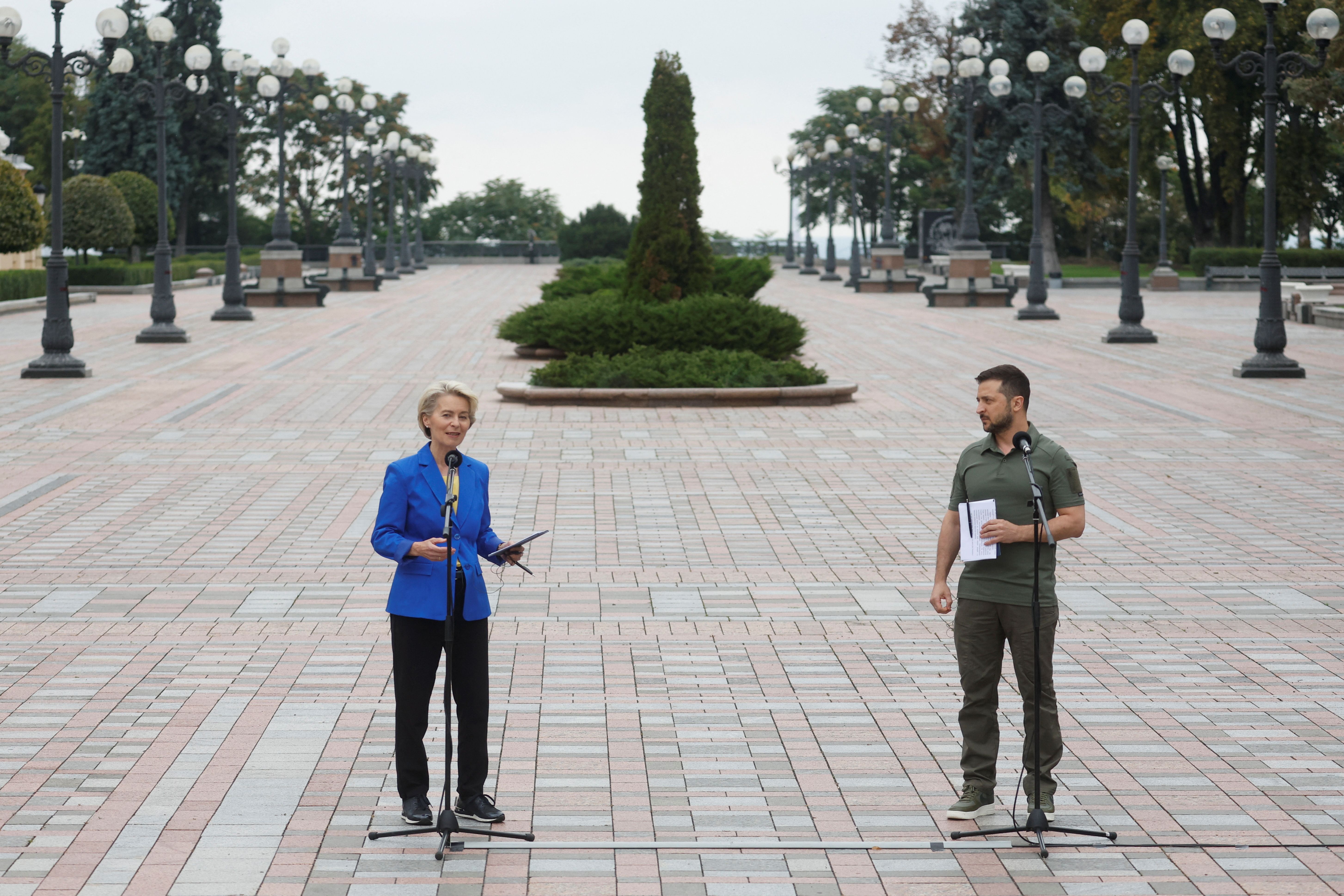 بریتانیا عقب‌نشینی روسیه در اوکراین را تایید کرد؛ غرب کمک‌هایش را به کی‌یف بیشتر می‌کند