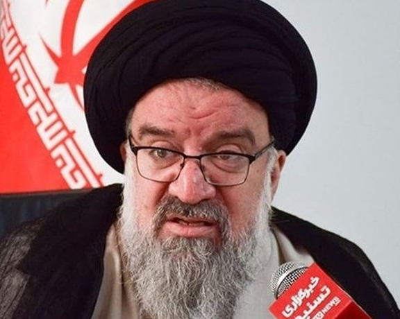 احمد خاتمی: کسی که عمامه پرت میکند دین را پرت کرده است