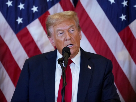 ترامپ گفت با توجه به مذهبی بودن حکومت ایران، توافق با چین راحتتر از توافق با ایران است