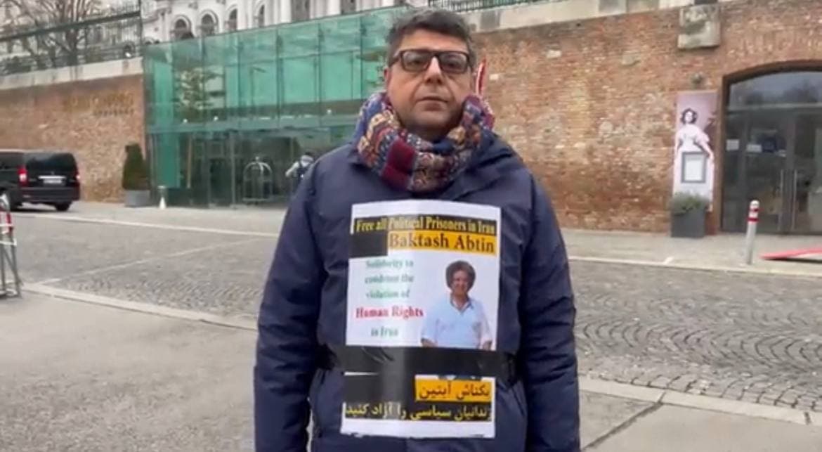 اعتصاب غذای شهروندان ایرانی و آمریکایی در وین در اعتراض به وضع زندانیان سیاسی در ایران