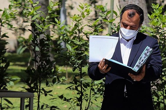 Iran’s Economy Minister Admits Families Struggling To Afford Bread