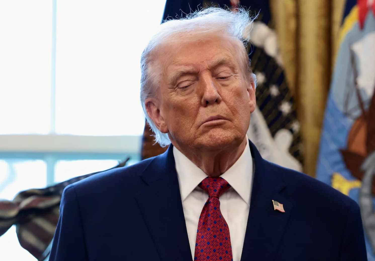 ترامپ: محاصره بنادر ایران با قدرت ادامه می‌یابد