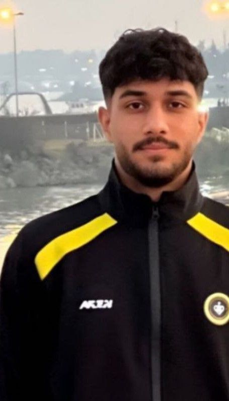 کانون حقوق بشر ایران: امیرحسین قادرزاده، فوتبالیست معترض، با حکم اعدام مواجه است