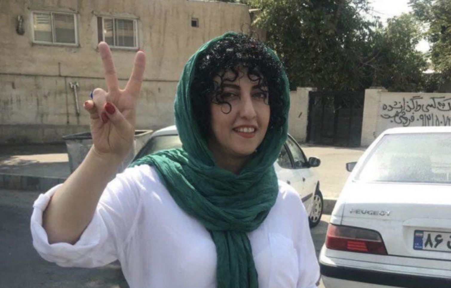 Nobel Laureate Tells Swedish PM Iran’s President Is An Executioner