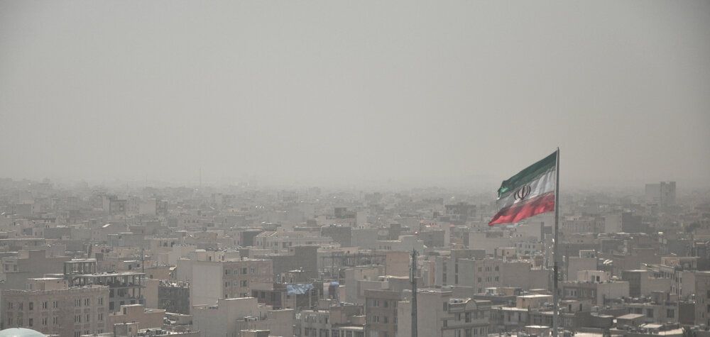 افزایش آلودگی هوا در کلان‌شهرهای ایران و قرار گرفتن تهران در وضعیت خطرناک