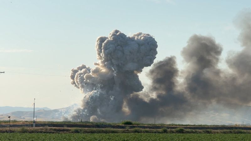 به‌دنبال انفجار مهیب در انبار وسایل آتش‌بازی در کالیفرنیا ۷ نفر ناپدید شدند