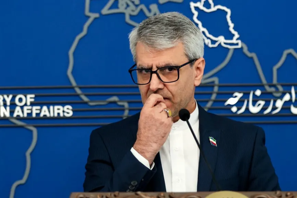 طهران: قرار نزع سلاح حزب الله يعود إليه.. ووثيقة "الأمن القومي الأميركي" في خدمة إسرائيل