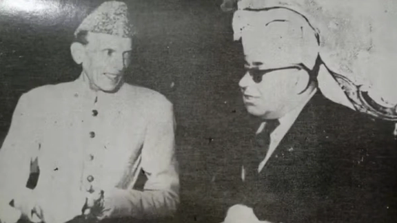 میر احمد خان، خان کلات با محمد علی جناح، بنیانگذار پاکستان در سال ۱۹۴۸