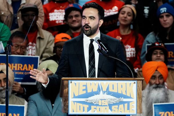 ایرانیان مقیم آمریکا از شباهت شعارهای ممدانی با انقلاب اسلامی میگویند